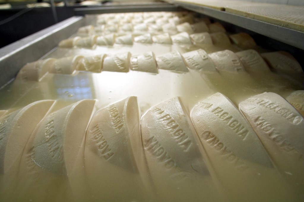 FFriulane's tweet image. Conosciamo meglio la Latteria Borgo Paludo di Fagagna, fondata nel 1923! 🧀

Scopri i prodotti e assaggia il gusto unico di Latteria Borgo Paludo👇
fattoriefriulane.it/latteria-di-fa…

#FattorieFriulane #AAFVG #latteria #fagagna #formaggifriulani #friuli