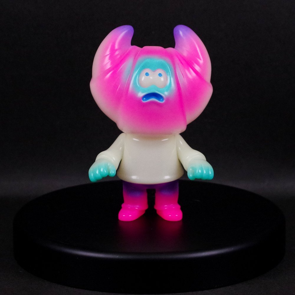 hakaba_gallery's tweet image. 【#ソフビ 情報】#HUMAN_ROBOT より #ショックン ・ #ワッサン（蓄光）2個セットが登場！
暗闇の中、困り顔で光る彼らのかわいさにおもわずジタバタしてしまいそう！
梅雨のじめじめを吹き飛ばすサイケなセットだ！
抽選期間は6月28日(金)18時〜30日(日)23時59分まで！
hakabanogarou.jp/archives/56086…