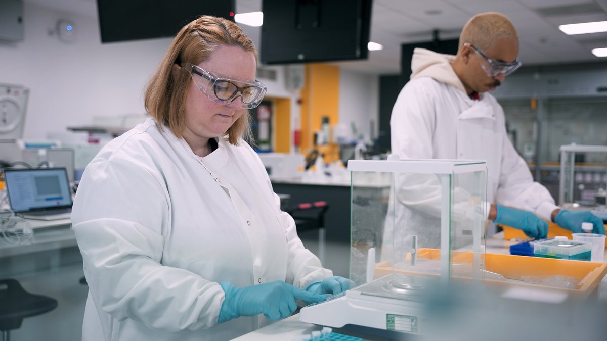 UoS Degree Apprenticeships (@uos_apprentice) on Twitter photo Behind-the-scenes filming for our Applied Biomedical Science Degree #Apprenticeship video.
Our September 2024 intake is still open, so email the Apprenticeship Services Unit to learn more: apprenticeships@salford.ac.uk
<a href="/LMcleggon/">Science and Skateboarding</a> <a href="/apprenticeships/">Apprenticeships</a> Behind-the-scenes filming for our Applied Biomedical Science Degree #Apprenticeship video.
Our September 2024 intake is still open, so email the Apprenticeship Services Unit to learn more: apprenticeships@salford.ac.uk
<a href="/LMcleggon/">Science and Skateboarding</a> <a href="/apprenticeships/">Apprenticeships</a>