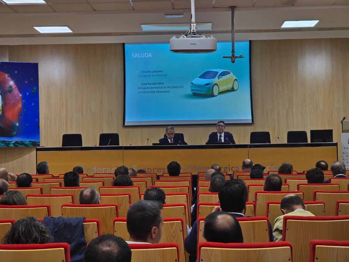 🚗🔧 ¡Arranca la II Jornada de Automoción de la #ComunidadValenciana! Vicente Lafuente, presidente de <a href="/FEMEVALes/">FEMEVAL</a>, y José Ramón Valle, representante de Faconauto en la región, dan la bienvenida.
