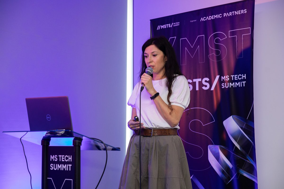 Anita_Przybyl's tweet image. Tak było na #mstechsummit, a przede mną jeszcze jedna konferencja w tym sezonie.
Już 19. czerwca w Krakowie zaczyna się @devoxxpl. To mój szósty raz na tej konferencji 🎉
Zapraszam w czwartek 20. czerwca na prezentację: &quot;Subiektywnie o liderach w IT&quot;.
devoxx.pl/talk-details/?…