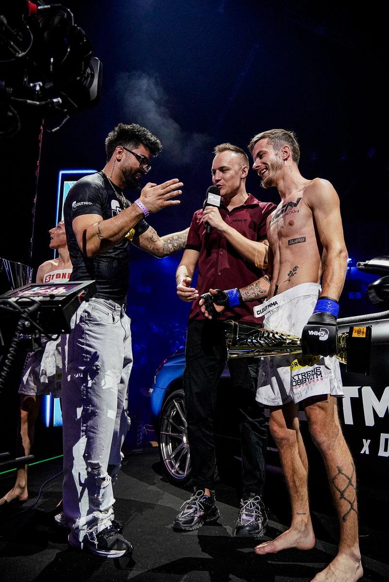 cloutmma's tweet photo. TAXI GRAND PRIX ZA NAMI 🚨
Czy ta formuła walki Wam się podobała? 💬
"Zwykły chłopak" został pierwszym, historycznym zwycięzcą turnieju w tej formule 🤙🏻
#CLOUTMMA5 https://t.co/2KxisHoIdz