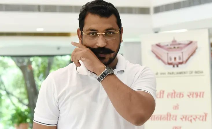 Mahi_ASP_'s tweet photo. संसद में भाई 'चंद्रशेखर आज़ाद' जी की पहली तस्वीर।
जलवा है भाई का
@BhimArmyChief https://t.co/QW6WszgDbk