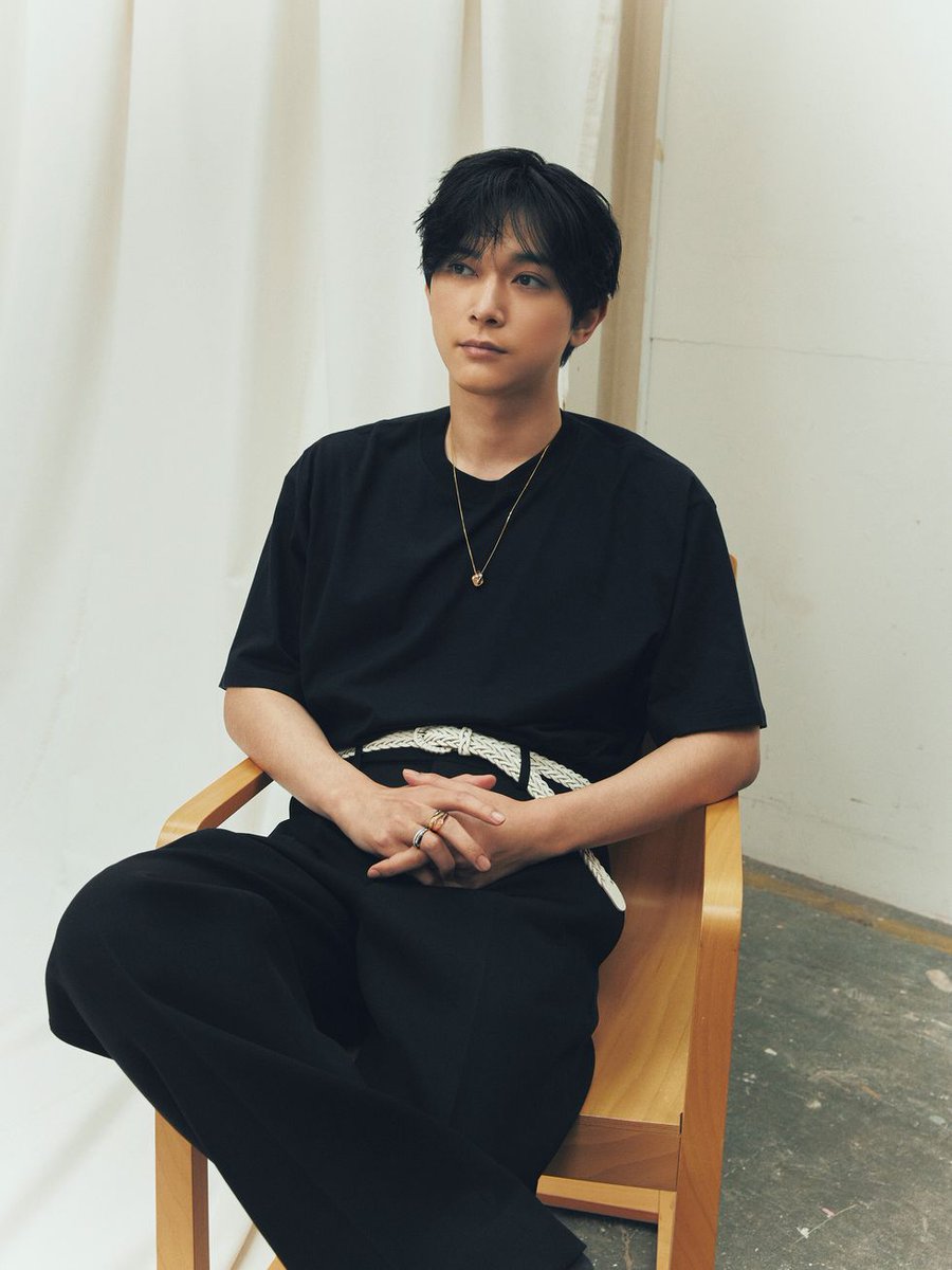 ️
Jewelry is a companion that helps you to be yourself. 𝗥𝘆𝗼 𝗬𝗼𝘀𝗵𝗶𝘇𝗮𝘄𝗮 and 𝗦𝗲𝗶𝗻𝗼 𝗡𝗮𝗻𝗮 wear Cartier's "Trinity" icon that connects people together.

· bit.ly/3UOS06f
 ️