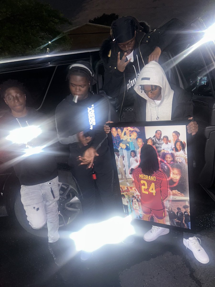 lulBrackz's tweet image. I love poppin my shit  🩸
Miss you ls babygirl 🫶🏾
#FDM #LLDAMEN 🕊️💕