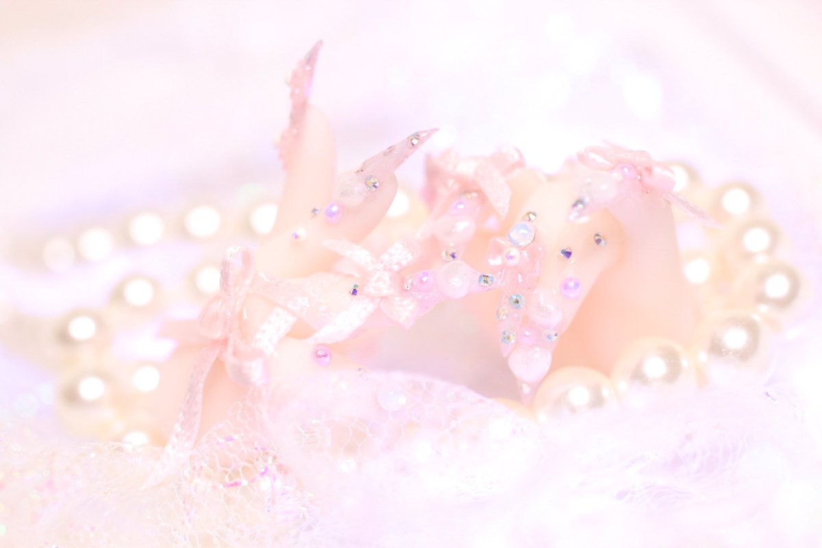 Chelchill_'s tweet photo. 🩷出品のお知らせ🩷
リボンを編み上げたsweet pinkなネイルハンド出品しました🤍6月14日(金)22:42終了予定です✨可愛いをたくさん詰め込んだので是非みてください🩰🤍よろしくお願いします🤍

RTしてもらえたら嬉しいです！

🎀 https://t.co/7h5VrrXqLp

#ちぇるねいる
#FashionTail https://t.co/004Tg8gU1b
