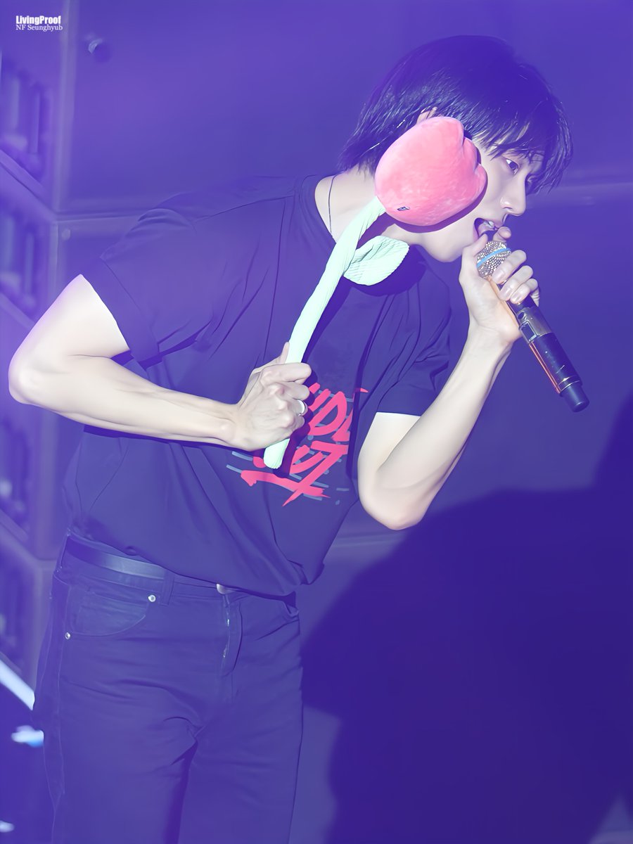 NF_LivingProof's tweet photo. 240608
N.Flying LIVE ‘HIDE-OUT’ 
DAY 2🔦

#NFlying #엔플라잉 #HIDE_OUT
#이승협 #승협 #LeeSeungHyub https://t.co/5POxJ8WGvx