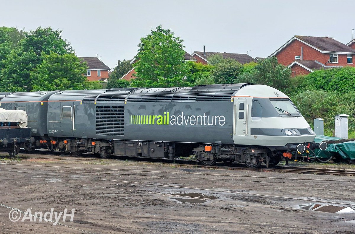 holtona72's tweet image. #HighSpeedTuesday The buffered @railadventureen #HST power cars have done all sorts of interesting things lately. Here's 43480 at @svrofficialsite Kidderminster last month during their diesel gala. The loco worked the gala as a pair with 43468 #SVR #SVRGala #RailAdventure 17/5/24
