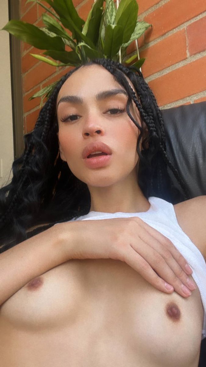 roxyybabyof's tweet photo. Would you suck both of nips? 🤭 https://t.co/NQ4otFVJnB