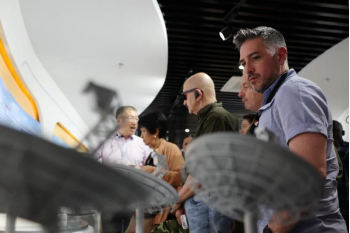 discover_gansu's tweet image. #MeetHexiCorridor Envoys from various countries lauded China's efforts on developing clean energy technologies and pursuing green development during their visit to northwest China's Gansu Province.#GreenDevelopment #CleanEnergyTechnology #Gansu