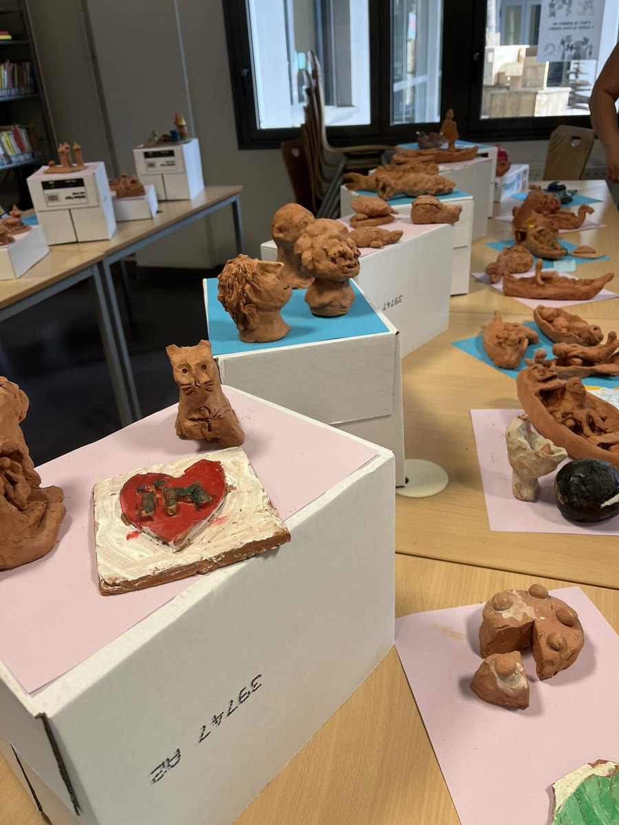 Collège Diderot (@clgdiderot) on Twitter photo Vernissage hier de l’exposition de l’atelier sculpture intergénérationnel du <a href="/ClgDiderot/">Collège Diderot</a> dans le cadre du dispositif « Continuité Éducative 8:00 18:00 » en présence des intervenants, parents et élèves
Félicitations aux artistes !
<a href="/NathalieAlber15/">Nathalie Albert-Moretti</a> <a href="/DSDEN25/">DSDEN 25</a> <a href="/DraeacBFC/">DRAEAC</a> Vernissage hier de l’exposition de l’atelier sculpture intergénérationnel du <a href="/ClgDiderot/">Collège Diderot</a> dans le cadre du dispositif « Continuité Éducative 8:00 18:00 » en présence des intervenants, parents et élèves
Félicitations aux artistes !
<a href="/NathalieAlber15/">Nathalie Albert-Moretti</a> <a href="/DSDEN25/">DSDEN 25</a> <a href="/DraeacBFC/">DRAEAC</a>