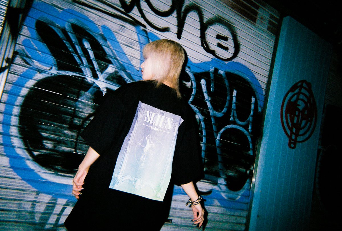 SLIUS_foxx's tweet photo. ◤◢◤◢◤◢◤◢◤◢◤◢◤◢◤◢

                [Wolf B/TEE]
 
 　 ▷6/8 21:00受注予約開始◁

 6/8(土)21:00～6/22(土)22:00迄

                ▼Web Shop▼
          https://t.co/WnBllcy6er
◤◢◤◢◤◢◤◢◤◢◤◢◤◢◤◢ https://t.co/UV2UjsxTol