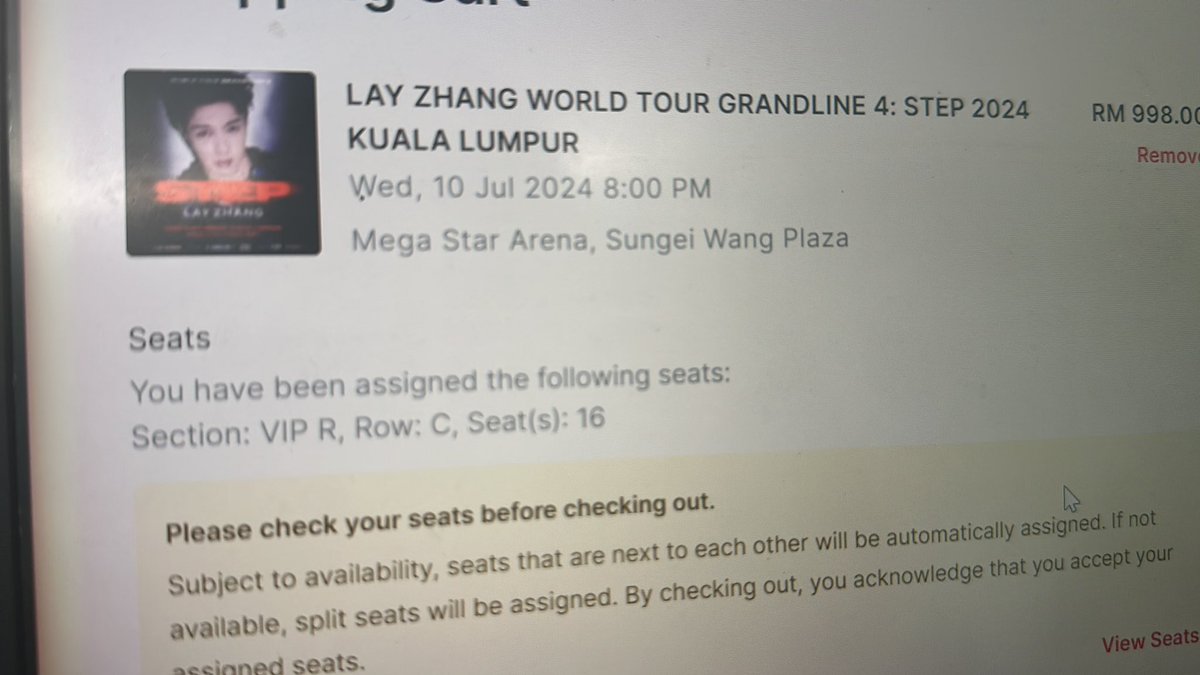 VIP! Anyone needs?

#ZhangYixing #Grandline4 #Grandline4inMY #Grandline4inKL
#LAYinKL #LAYinMY
