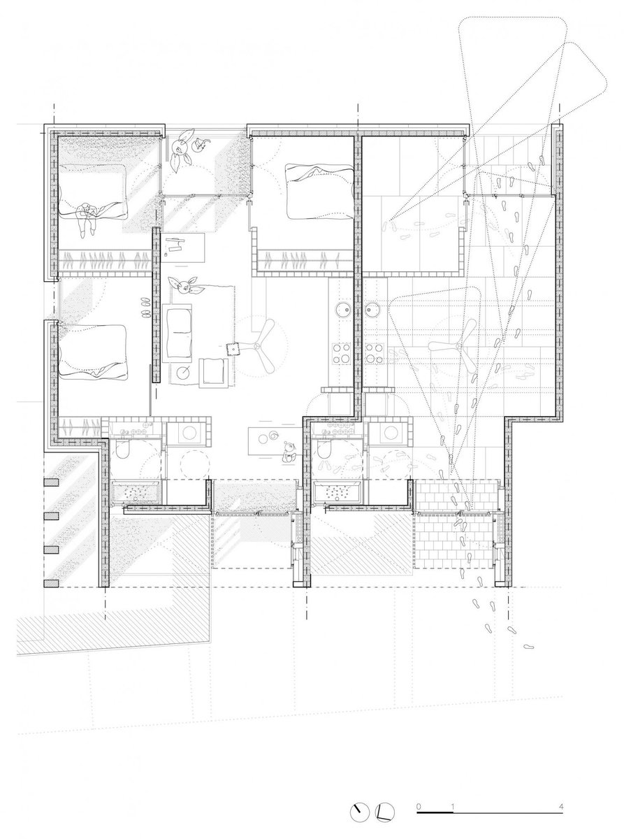 42 viviendas sociales en Son Servera (Mallorca)
Peris + Toral arquitectes 
arquitecturaviva.com/obras/42-vivie…
Para atenuar el impacto visual, el edificio, levantado en el casco antiguo de la localidad mantiene la escala de los inmuebles próximos e incorpora materiales tradicionales.