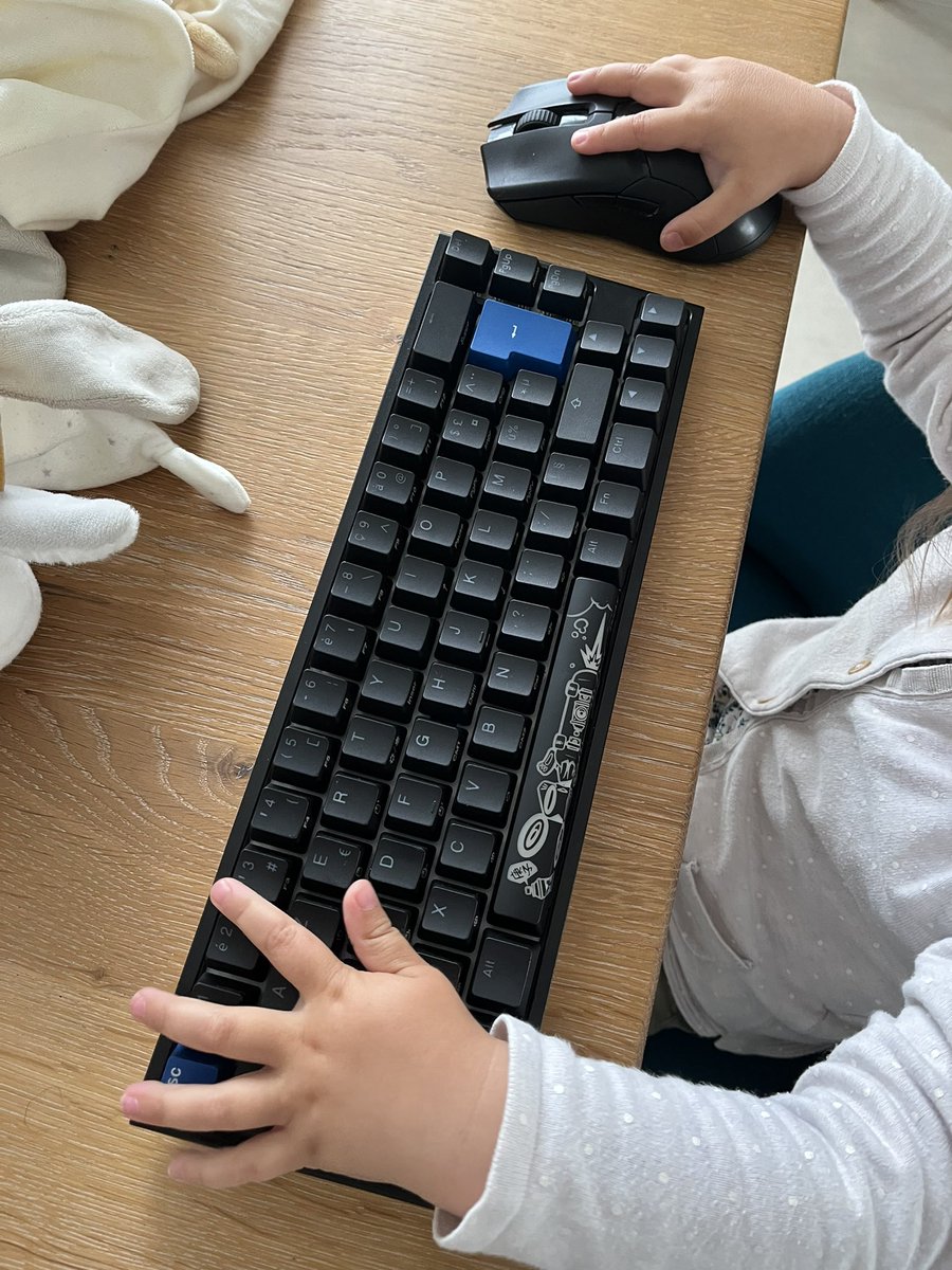 ID_LeGu_MeN_VVV tweet media