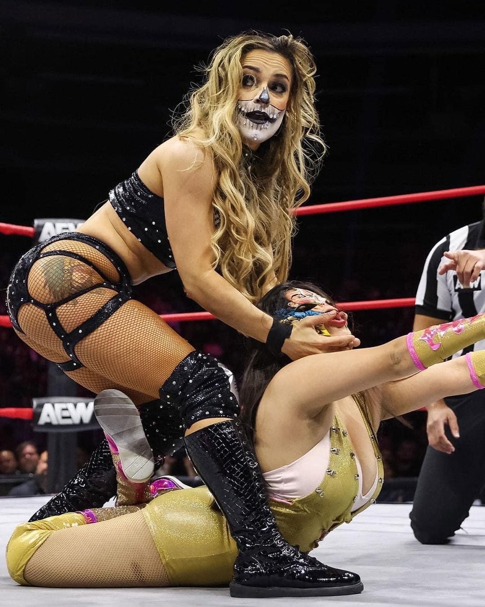 When you're whooping ass but you still gotta make sure your's is looking fantastic. 👌