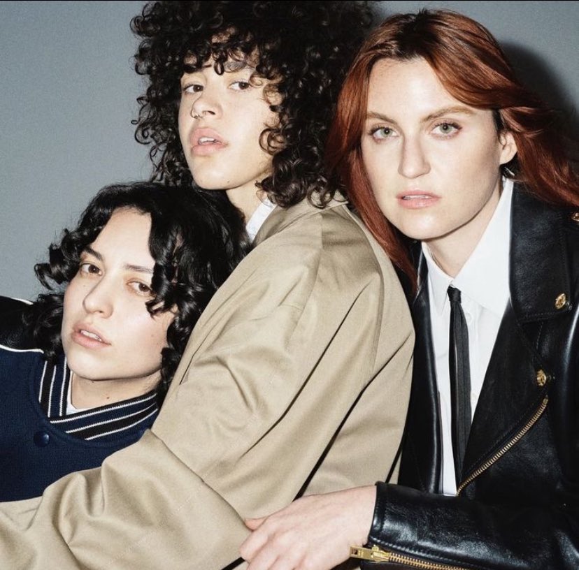 every time i see a picture of muna i gain 10 years