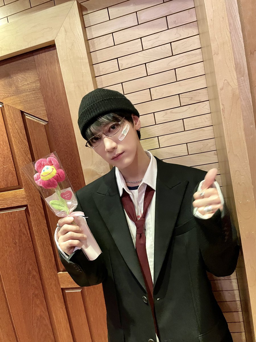 WayV tweet media