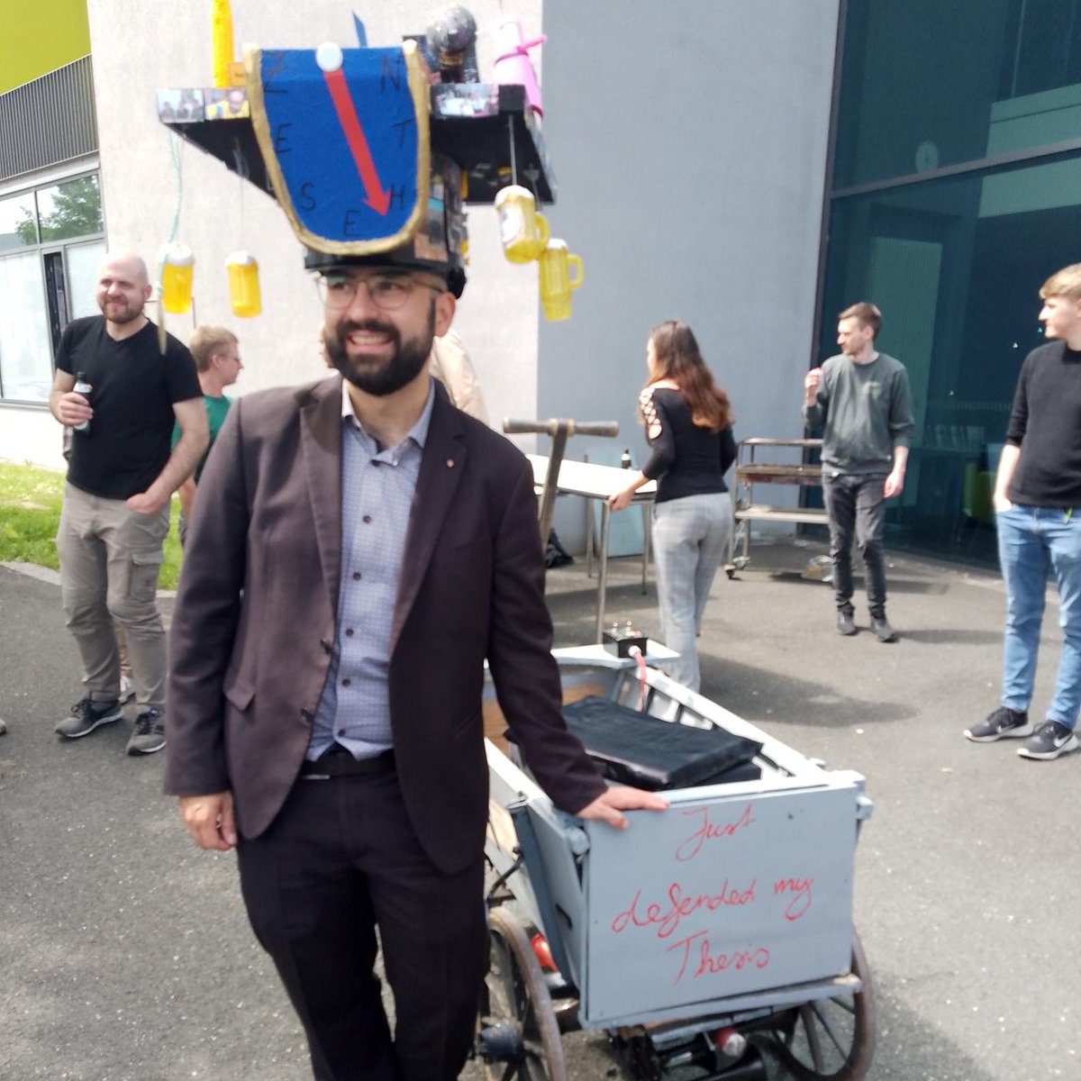 OPTEXC_UBT's tweet photo. Our first successful joint PhD degree: Congratulations to Andreas Erhardt (Applied Functional Polymers)!#unibayreuth https://t.co/JaM49lSaRc