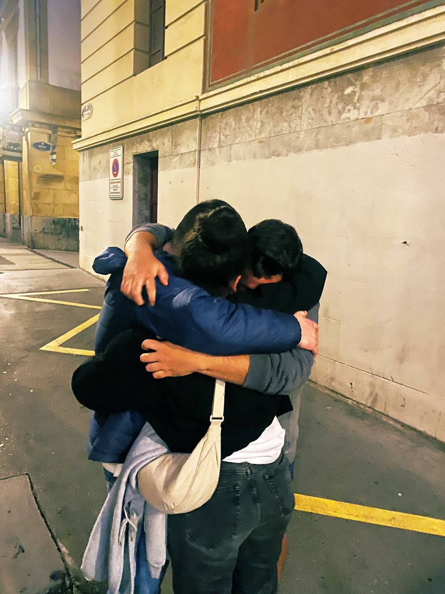 barrexerka's tweet photo. Fua atzokoa… ezta ametsetan ere ✨✨

Eskerrik asko Antzoki Zaharra bete zenuten guzti guzti guztiei 🔥❤️ 

oraindik asimilatzen 🥹 https://t.co/MChmM2nIGL