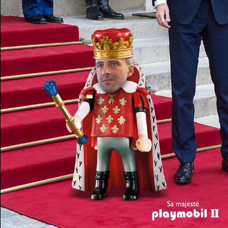 MathsRouge's tweet photo. Je me permets de reprendre l'excellent montage Playmobil pour le mettre à jour.
Pour qui se prend @rglucks1 ? Il pose SES conditions et installe SON 1er ministre ?
On n'a pas besoin d'un 2eme Macron, on a besoin de l'ensemble de la gauche dans sa diversité : #frontpopulaire https://t.co/SDRFgEHgLZ