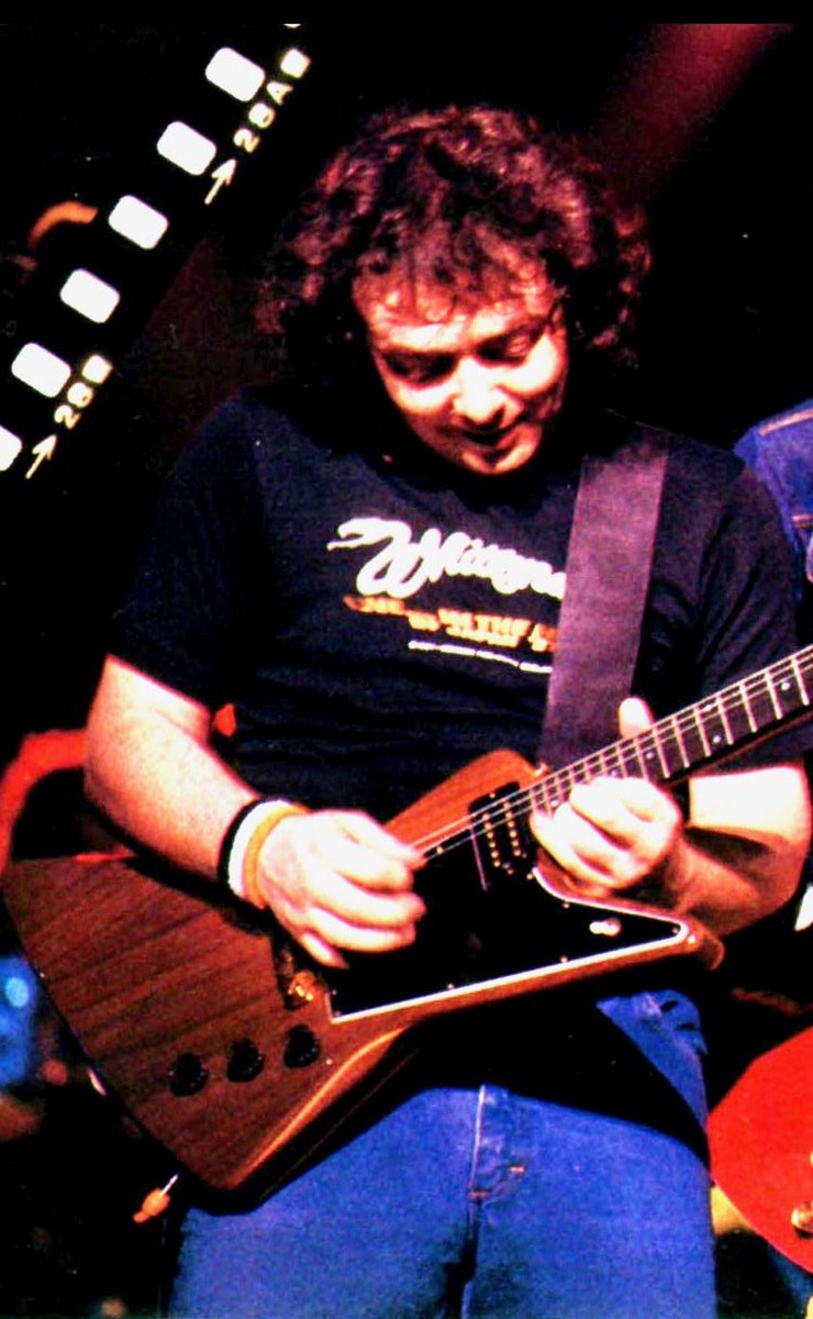 We are now live with the Bernie Marsden Collection starting the auction this morning

#whitesnake

auctions.gardinerhoulgate.co.uk/bid-live/adb5e…