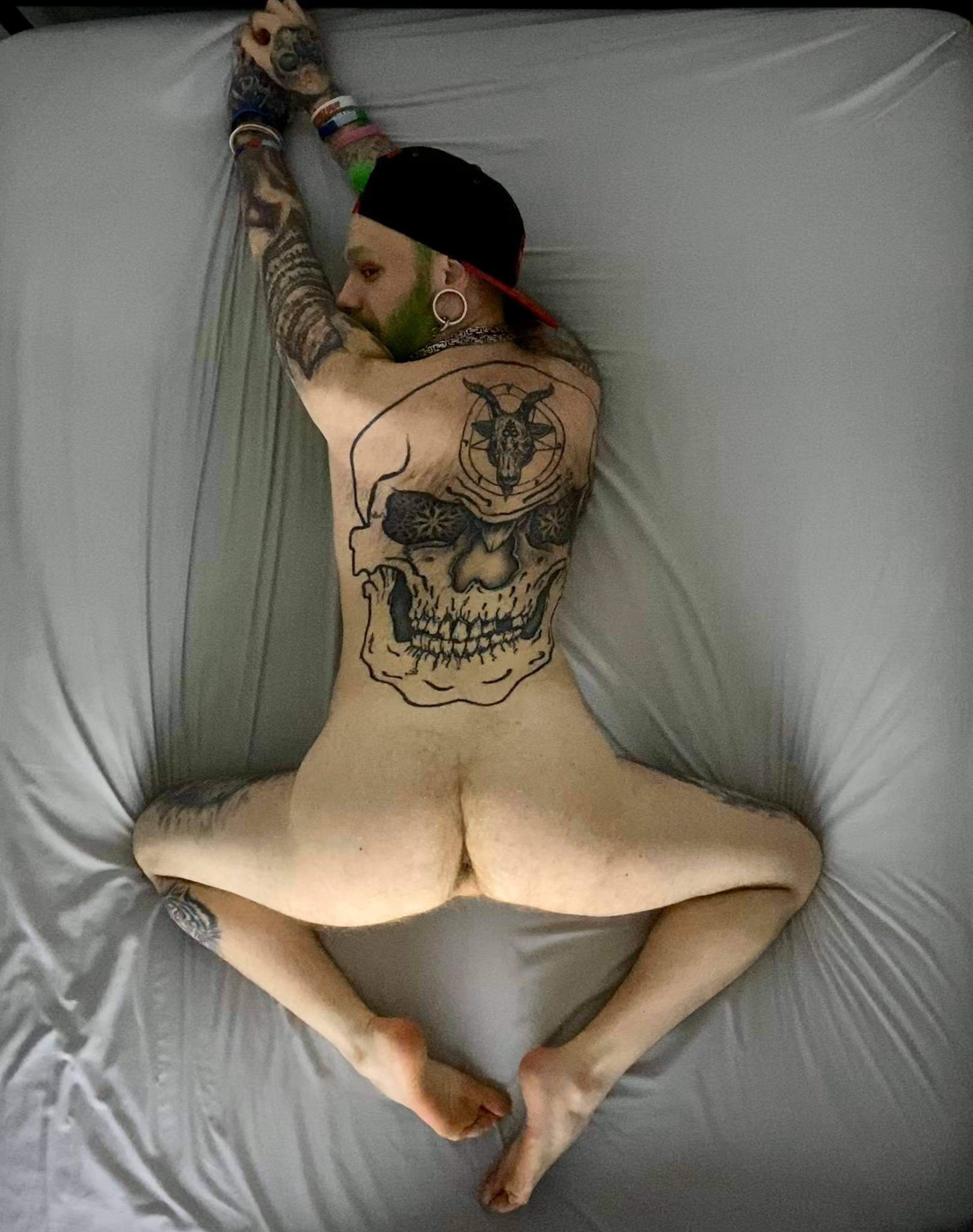 Ink-Covered Gay Men Displaying Their Bodies - Pure Pleasure