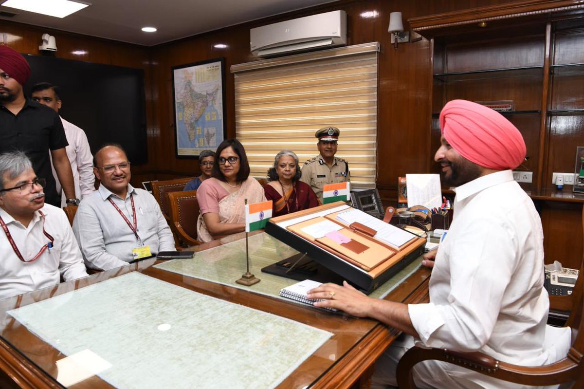 Ministry of Railways tweet media
