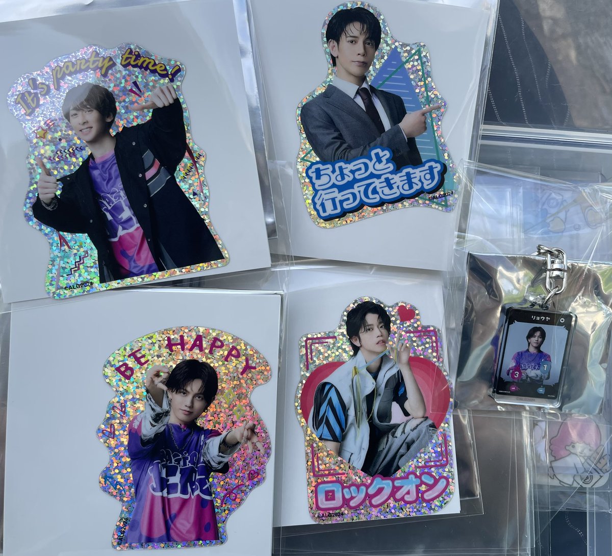 pppppiiiiim's tweet photo. 【交換】ACTORS☆LEAGUE in Games 2024 アクターズリーグ ゲーム A☆Lくじ

譲：E賞 アクキー (リョウヤ、ヨシヒコ、リョウ)
F賞 ホロステッカー (リョウヤ、リョウセイ、ケンスケ、ヤマト)

求：F賞 アキラ

本日会場手渡し希望。
検索からも気軽にお声掛けください。 https://t.co/bP9SyrRqEQ