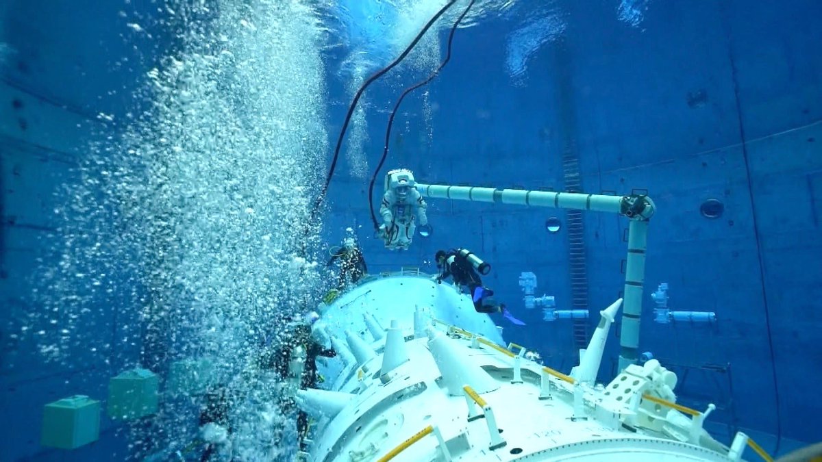 wulei2020's tweet image. Who’s gonna be the first #foreign astronaut to work in China's space station?
The China Manned Space Agency (#CMSA) said foreign astronauts will be invited to participate in the selection and training process, as international cooperation in crewed space exploration deepens.