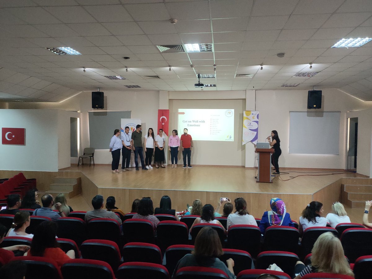 Müdürümüz Sayın <a href="/AdemSimsek33/">Adem ŞİMŞEK</a> Akdeniz Rehberlik ve Araştırma Merkezinde düzenlenen eTwinning Bilgilendirme ve Yaygınlaştırma toplantısına katıldı. İlçe mentörlerimizin proje sunumlarını dinledi.
<a href="/tcmeb/">Millî Eğitim Bakanlığı</a> <a href="/Yusuf__Tekin/">Yusuf Tekin</a> <a href="/ahpehlivan53/">Ali Hamza Pehlivan</a> <a href="/fazilet_durmus/">Fazilet Öğretmen 🇹🇷</a> <a href="/MersinMEM/">Mersin İl Millî Eğitim Müdürlüğü</a> <a href="/tretwinning/">eTwinning Türkiye</a>