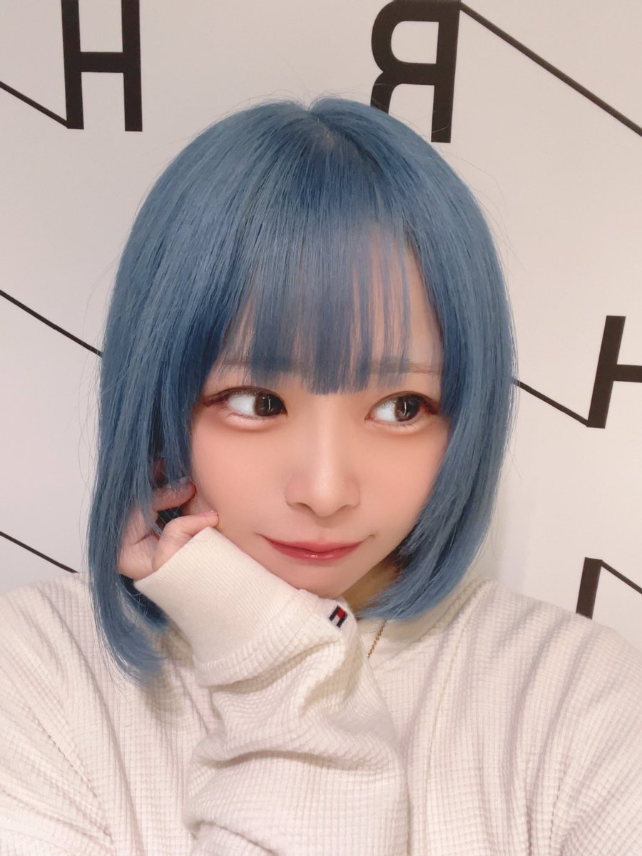 めい☺︎ 青〜〜〜〜〜〜〜〜(っ'-')=͟͟͞͞🩵 #派手髪 #派手髪好きな人と繋がり