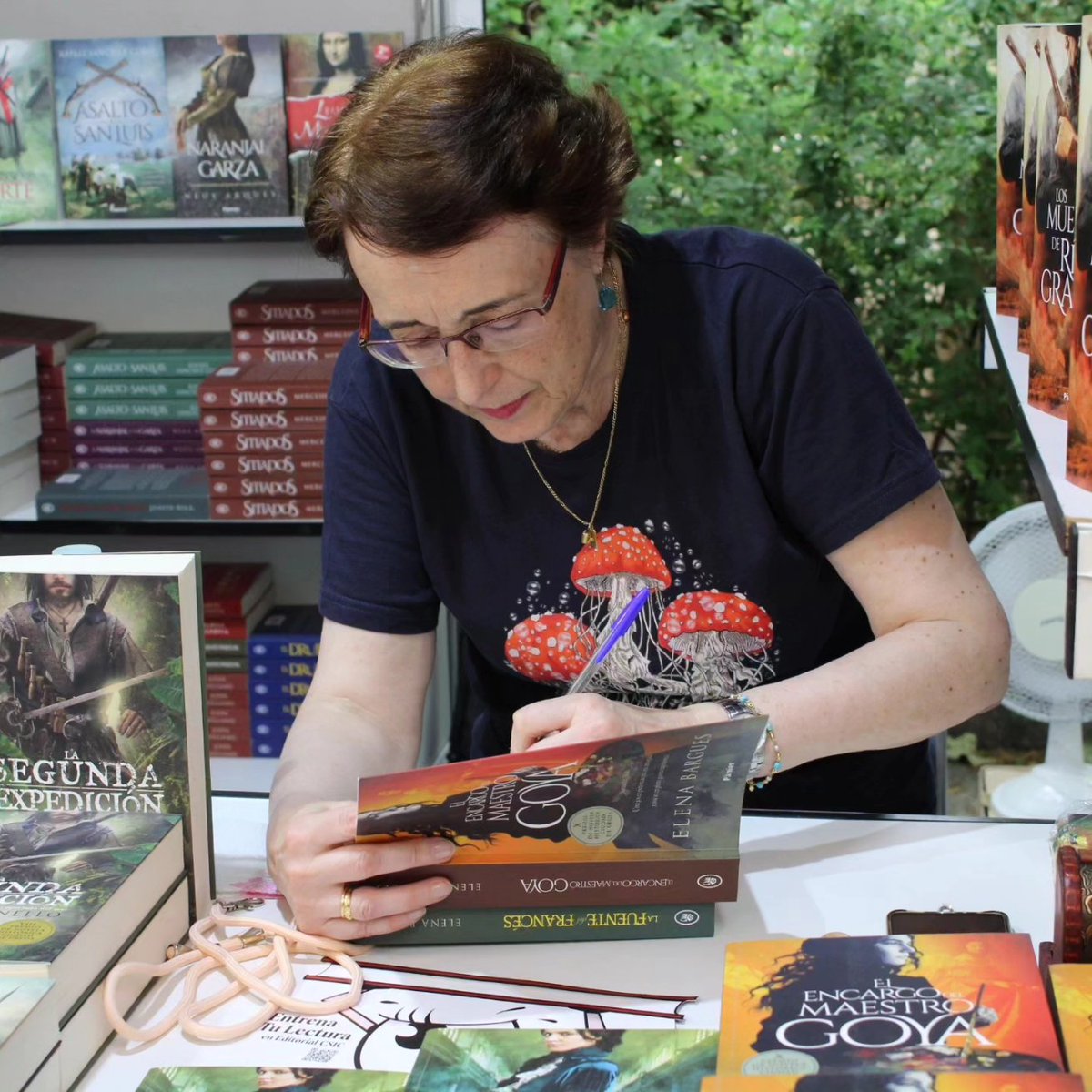 Fantástico fin de semana en la Feria del Libro de Madrid. Gracias a los que lo habéis hecho posible.
<a href="/EdicionesPamies/">Ediciones Pàmies</a>  <a href="/librucos/">Librucos</a> <a href="/udllibros/">Udl Libros</a>