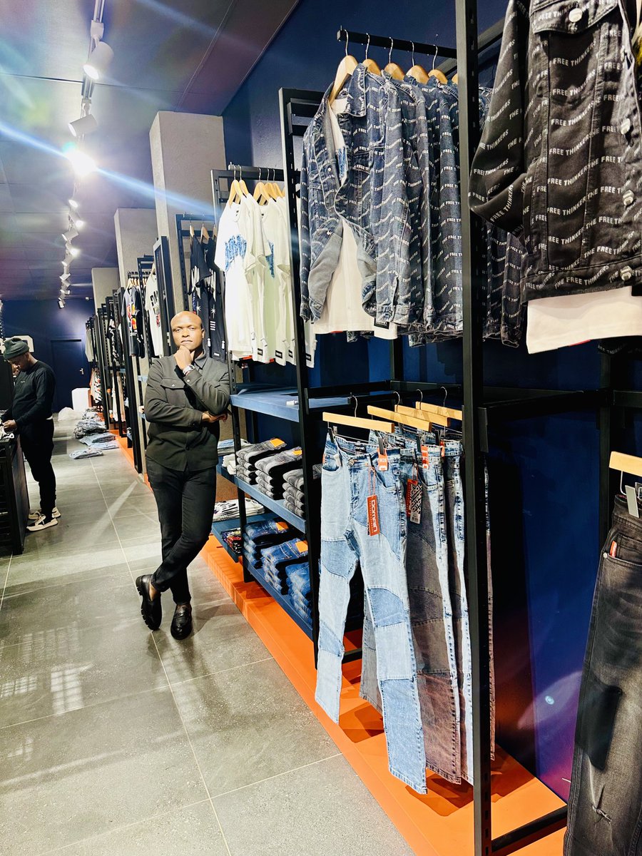 LekauSehoana's tweet image. It’s going to make sense one day. For now, we put in the effort, the hours and we persevere. 

Please don’t forget to check us out. 

domainjeans.co.za
⁦⁦@DomainJeans⁩ 

#TheFreeThinkers