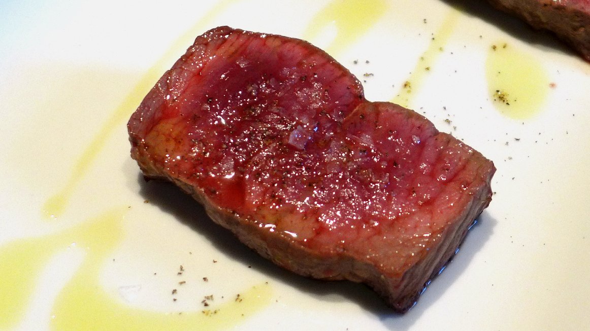 encantadissim's tweet photo. Un restaurant eficient i molt endollat que ofereix un excel·lent producte preparat de forma impecable sota el tractament de la brasa i una qualitat global que provoca el desig de tornar 🔥🍆🍅🍄🦐🥩
#Sinofos #Girona 😋😋😋😋
Aquí el teniu:👉https://t.co/2Vw2l4qAcJ https://t.co/6sSDqfgYJF
