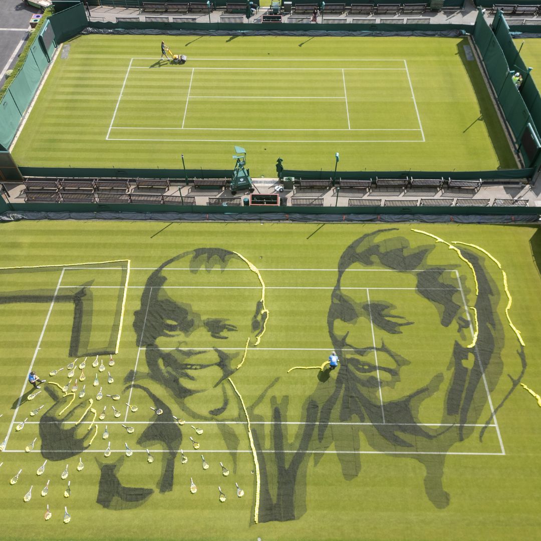 WaterAidUK's tweet image. A very special portrait showing the game-changing power of clean water 🙌

Last week @wimbledon hosted this stunning mosaic of Anja and her son Dylan - a family from Madagascar who now have clean water thanks to WaterAid and the @WimbledonFdn 💦

Created by @sandinyoureye
