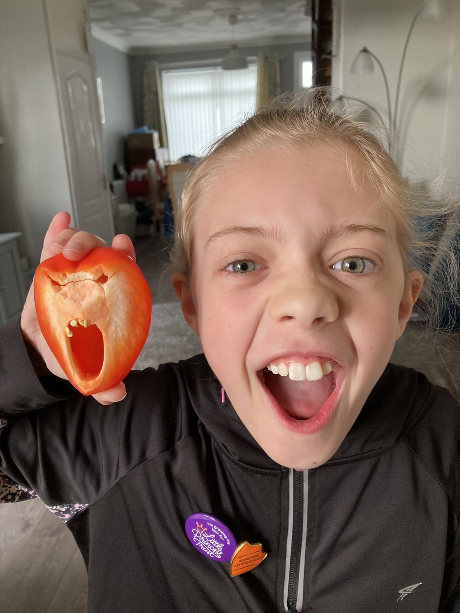 This little penguin with her scary pepper getting lunch ready for school @DeltaNorbridge @penguinclass5