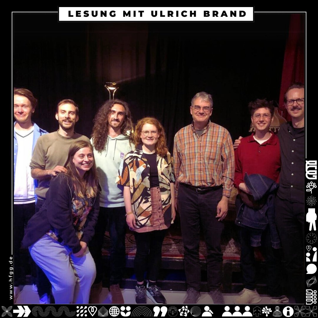 📚🌍 Letzte Woche durften einige Studierende im Allerweltshaus Köln den #Politikwissenschaftler Ulrich Brand zur Lesung seines neuen Buches "#Kapitalismus am Limit – Öko-imperiale Spannungen, umkämpfte #Krisenpolitik und solidarische Perspektiven" (<a href="/oekomverlag/">oekom</a>) begrüßen. 🎉