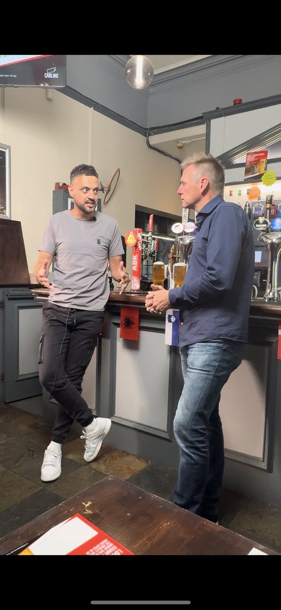 danbardell's tweet image. 🦁🦁🦁 Incredible night getting to host an evening with #ThreeLions icon Stuart Pearce and record some content for @carling 🍻 

When I think of @England , I think of Stuart and Euro 96, so an incredible honour to get to chat with him. 

#England #euro2024