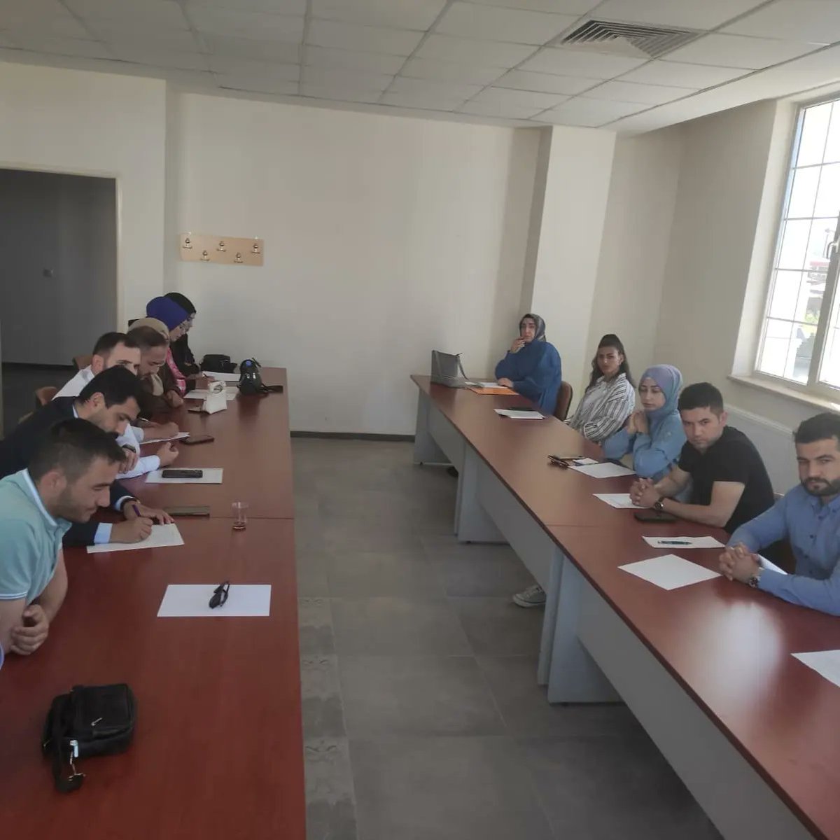 AltinyaylaMem58's tweet photo. İlçe Milli Eğitim Müdürümüz Sayın Öner ARAZ başkanlığında, Şube Müdürü ve Okul Müdürlerimizin katılımıyla eğitim öğretim dönem sonu toplantısı gerçekleştirildi.@sivasmem @necatiyener_ @oner https://t.co/7Po3PEdZs3