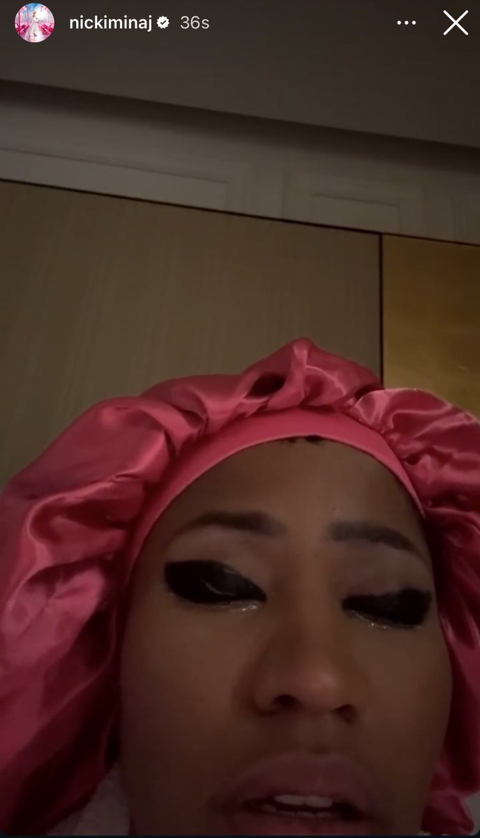 Nicki: I don’t need to beg for sympathy from the mediaaa 🤪🦄 

Also Nicki: