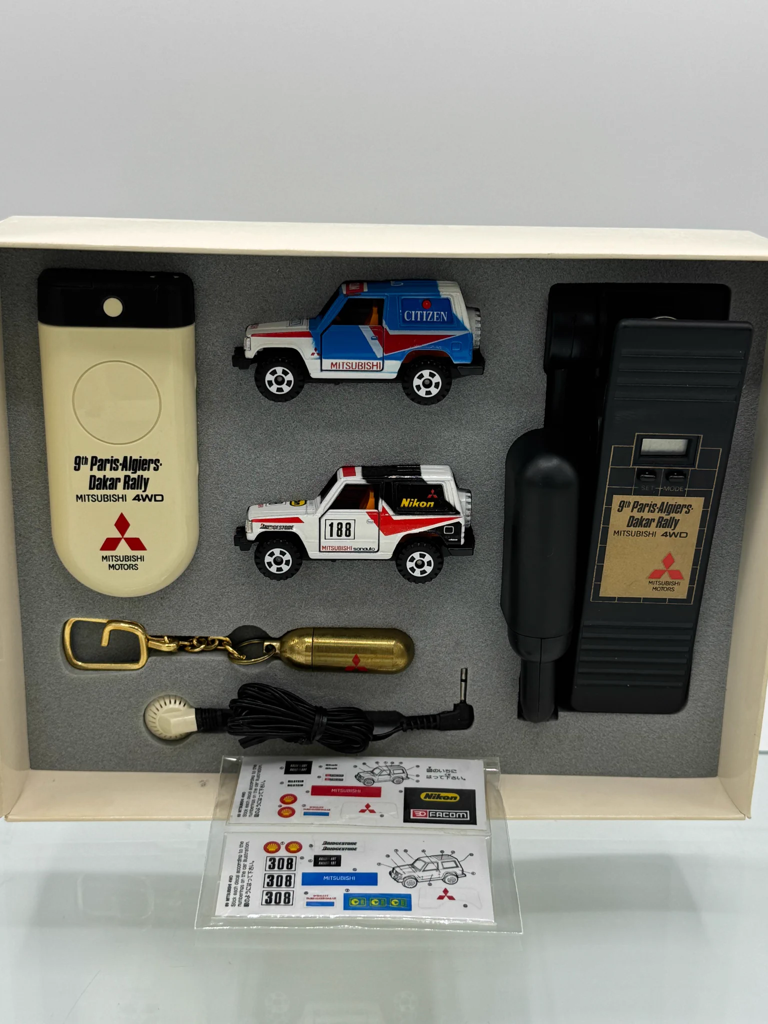 No.92 日本製特注トミカ販促品？ 69-2 三菱パジェロ2台セット (1) / X