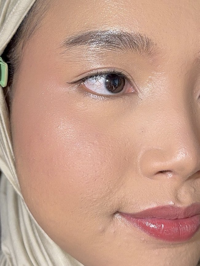 cloudysnowys's tweet photo. NO MORE MAKEUP PILLING OR CAKEY🤡🫵🏻

belajar dari kesalahan gaakan mau lakuin ini lagi sebelum pakai makeup, apalagi pemula wajib tau biar ga ngerasain kaya gini🥲🙏🏻

From this:                               To this: https://t.co/cG6jbnF2hJ
