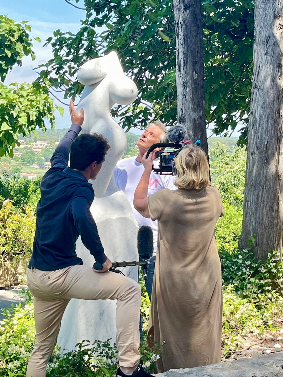 villedemougins's tweet photo. Nos artistes Mouginois ont du talent !
Nos 4 sculpteurs #Tiziano #Calou #MarionBurkle #ThierryTrives en tournage pour @F3cotedazur ce lundi 🎥
Un reportage consacré à l’exposition à ciel ouvert au village "Monumental made in #Mougins" à découvrir prochainement 📺 https://t.co/eikrgcZWbw