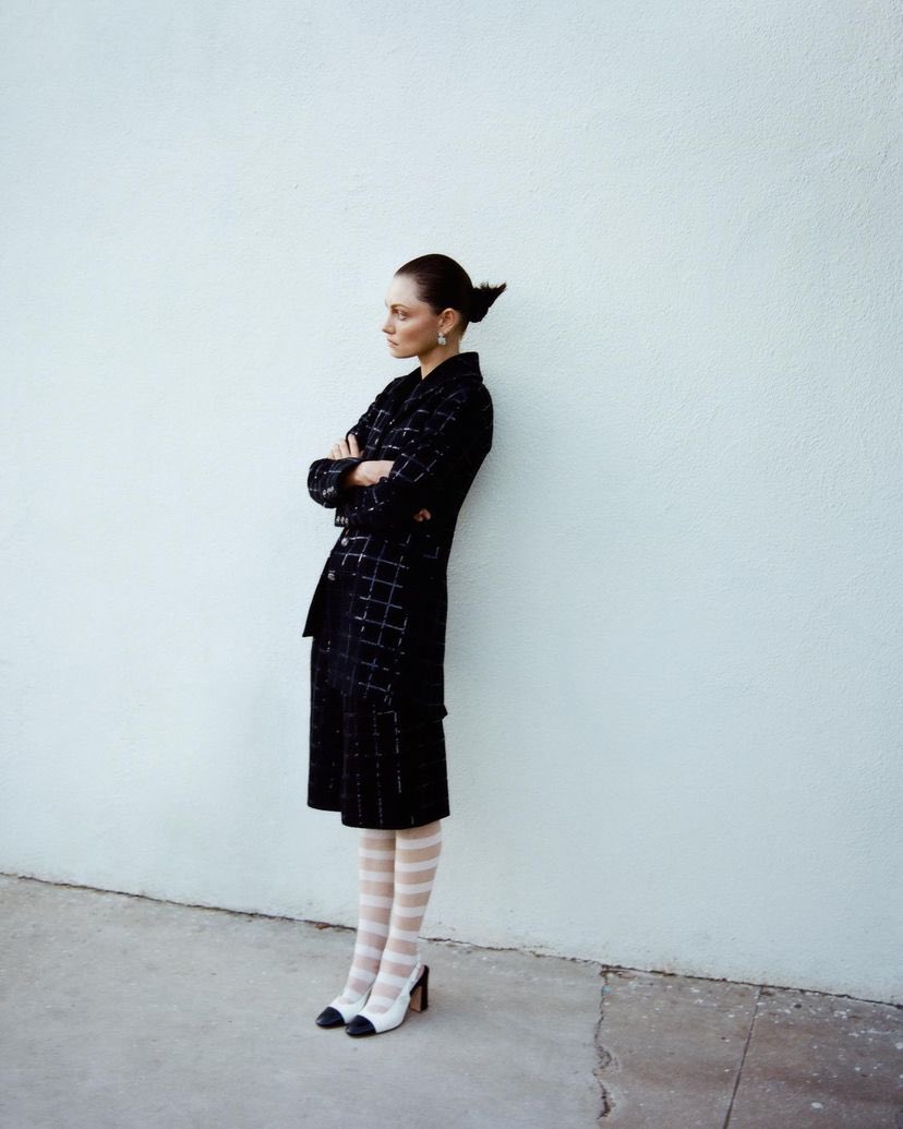 Que mi esposo y yo no nos parecemos, en nada. 
Also: técnicamente nosotros haciendo la misma pose 🤭🤭🤭

<a href="/ElijahM_07/">Elijah Mikaelson</a>