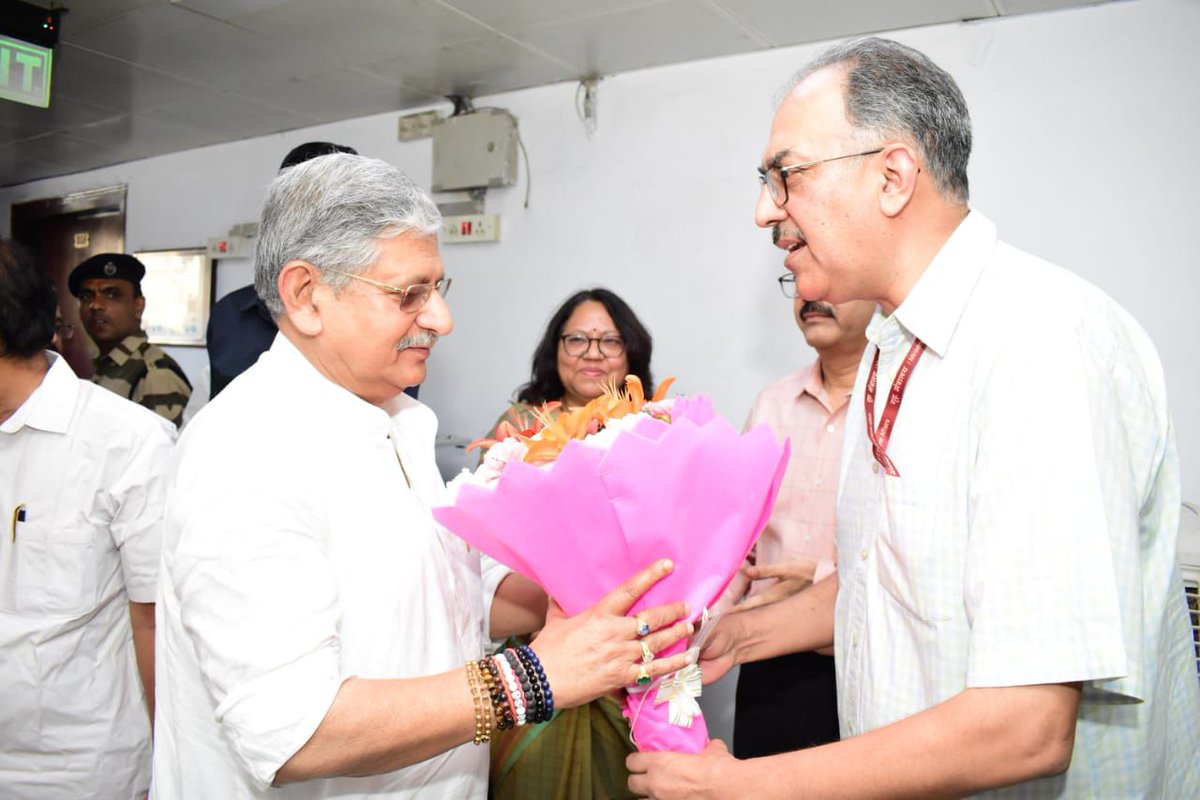 आज केंद्रीय मत्स्यपालन, पशुपालन और डेयरी मंत्री के रूप में अपना कार्यभार ग्रहण किया।