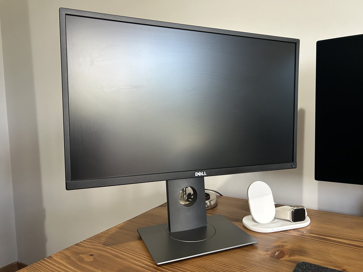 yakuter's tweet image. ✨Bayram hediyesi 🎁
🖥️Severek kullandığım 24 inç Dell monitörümü bir takipçime hediye etmek istiyorum. Yeni monitör aldığım için boşa çıktı diyebilirim.
Katılım için beni takip edip, RT'leyip ve yorum bırakabilirsiniz. 🤗
Not: Sadece Ankara'da elden teslim edebilirim.