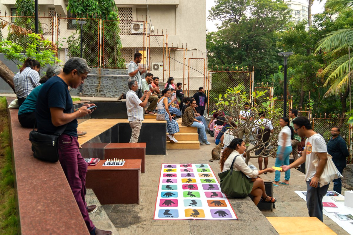 Compartment_S4's tweet photo. We transformed a neglected space on Napeansea Road, Mumbai into a vibrant public area! This highlights the need to revitalize more such neighborhood spaces in our ever-growing cities. @mybmc @JSWFoundation @MPLodha #UrbanRevival #PublicSpaces #Mumbai https://t.co/IFhmyj5FCv