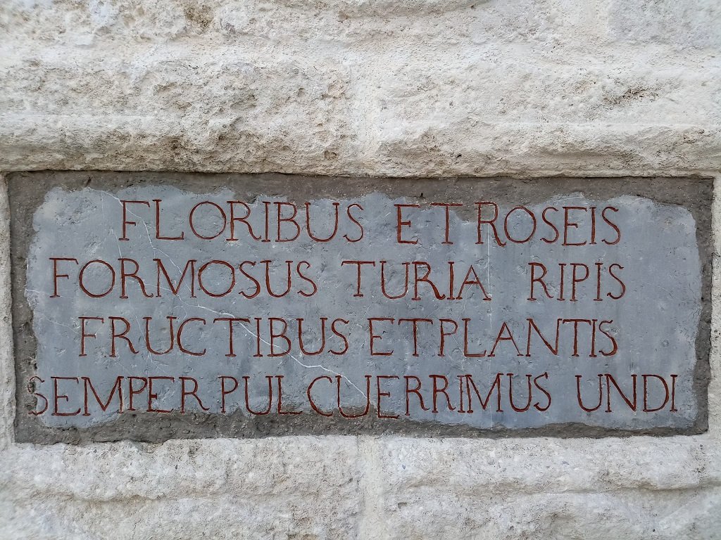 Glòria Tello y la "Telloteca"