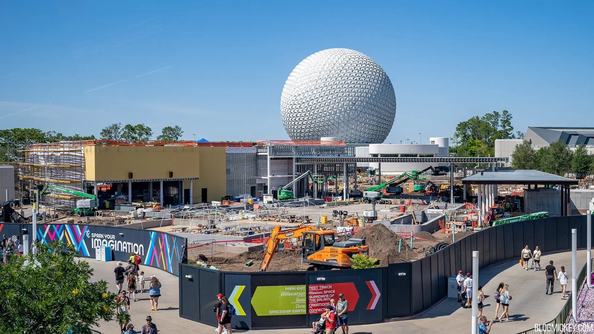 futureport82's tweet photo. Why Communicore Hall is bad, a 🧵
We'll go through the exterior, the interior and its reason for existing to see why it's a total failure, and the perfect example of epcot in 2024.
This is long, sorry. https://t.co/jq5QPjE9zt